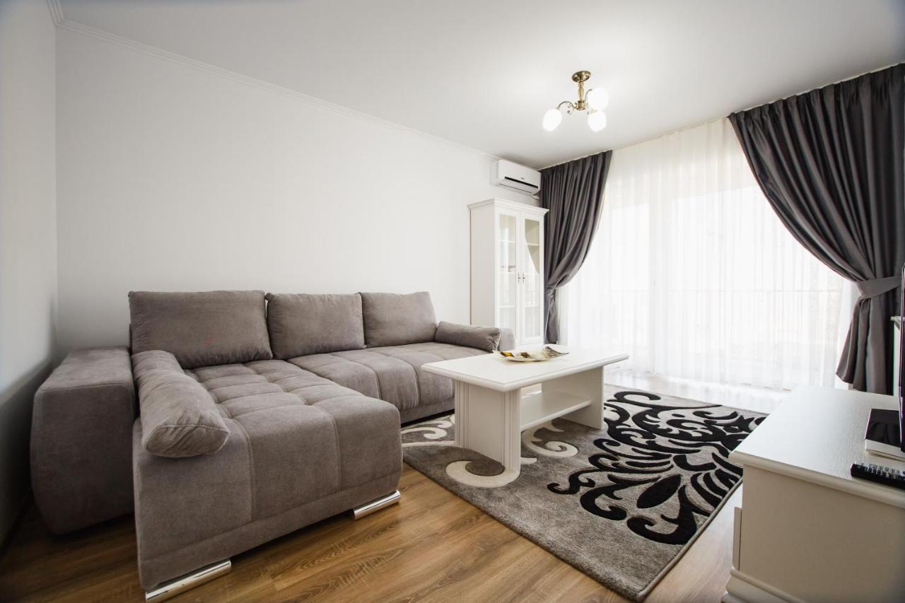 Bright & Elegant Central Apartment ออราแด ภายนอก รูปภาพ